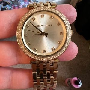Beautiful Michael Kors watch (hardly worn).